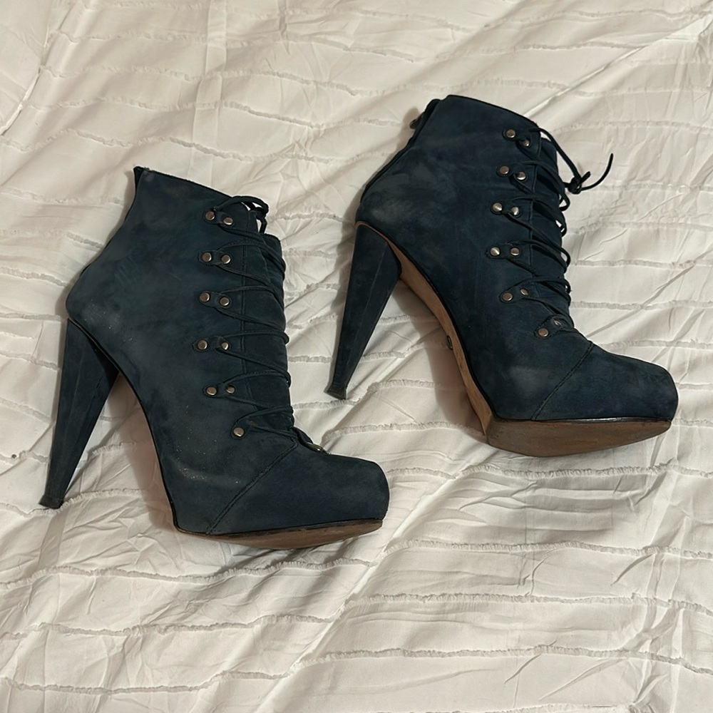Suede blue booties